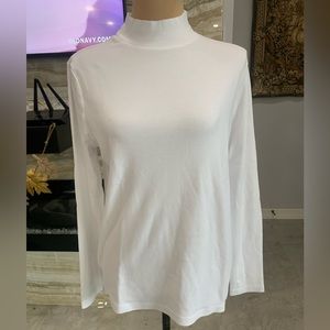 White‎ Stag White Turtleneck Women’s Large Sweater. (910)